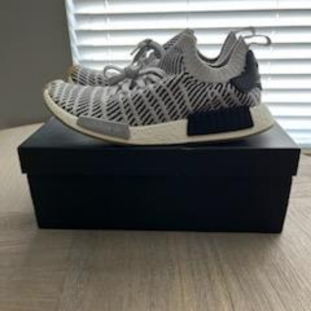 Adidas NMD R1 - Picture 2 of 9
